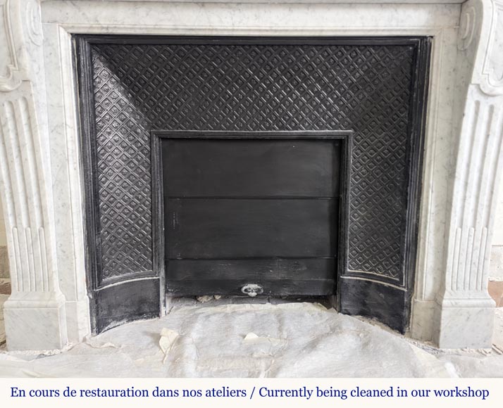 Cheminée de style Louis XVI en marbre de Carrare ornée d'un tournesol Cheminée de style Louis XVI en marbre de Carrare ornée d'un tournesol-9