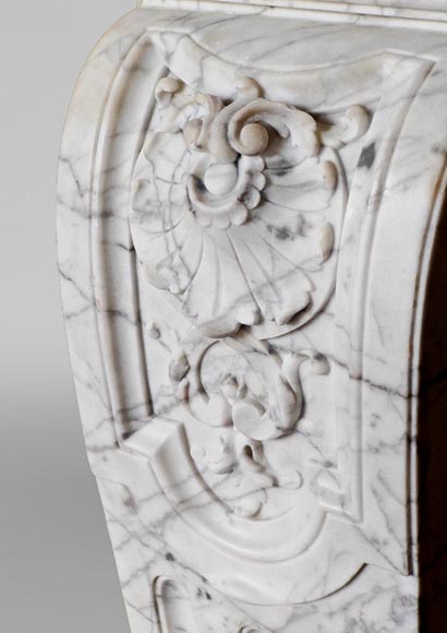 Importante cheminée de style Régence en marbre de Carrare veiné Importante cheminée de style Régence en marbre de Carrare veiné-10