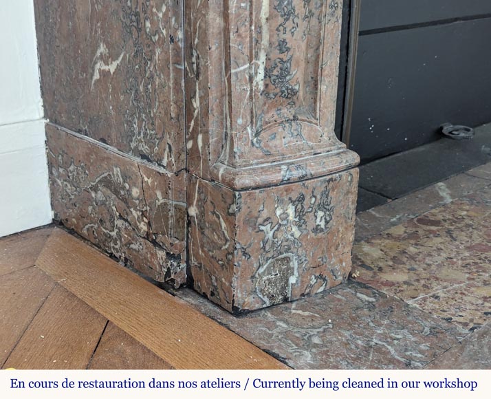 Cheminée de style Louis XV en marbre Rouge du Nord à coquille mouvementée Cheminée de style Louis XV en marbre Rouge du Nord à coquille mouvementée-5