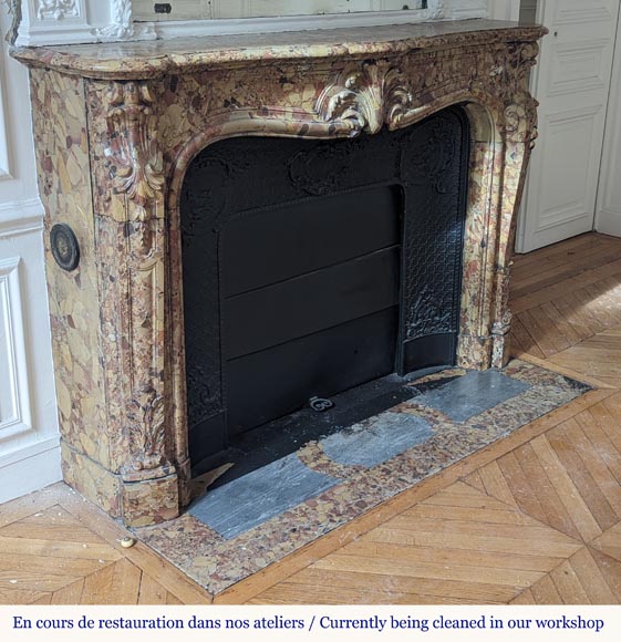 Cheminée de style Louis XV en brèche d'Alep Cheminée de style Louis XV en brèche d'Alep-4