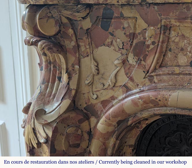 Cheminée de style Louis XV en brèche d'Alep Cheminée de style Louis XV en brèche d'Alep-6