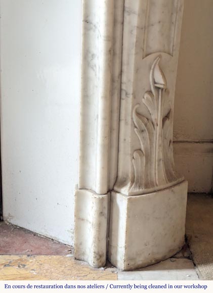Cheminée de style Louis XV ornée d'une palmette en marbre de Carrare Cheminée de style Louis XV ornée d'une palmette en marbre de Carrare-8