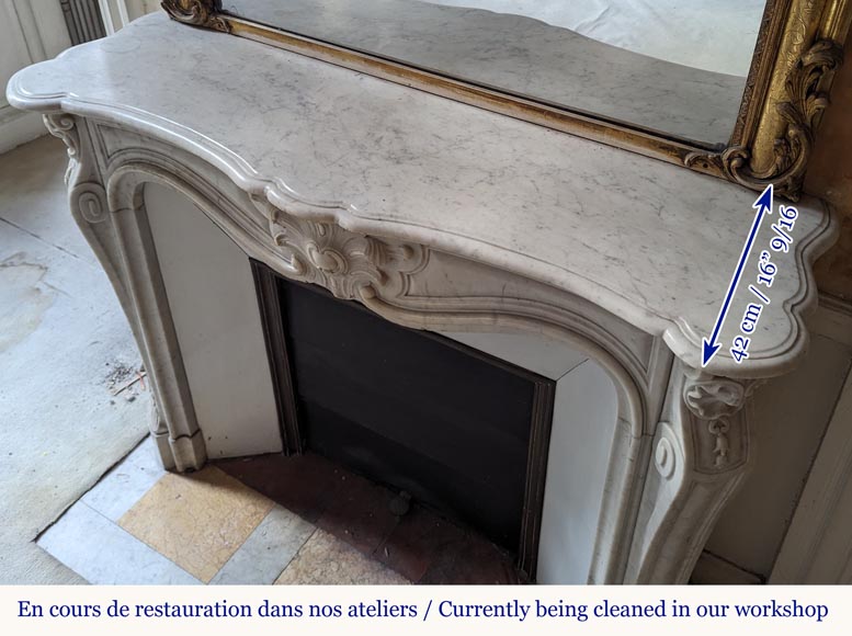 Cheminée de style Louis XV ornée d'une palmette en marbre de Carrare Cheminée de style Louis XV ornée d'une palmette en marbre de Carrare-9