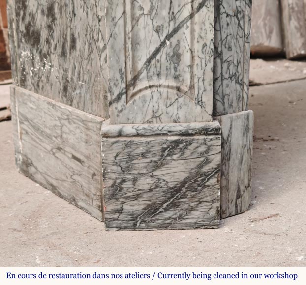 Cheminée de style Louis XV modèle Pompadour en marbre bleu Fleuri Cheminée de style Louis XV modèle Pompadour en marbre bleu Fleuri-4