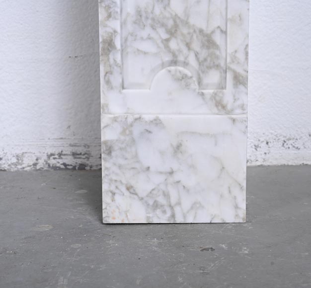 Cheminée d'époque Louis XVI ornée d'une guirlande sculptée en marbre de Carrare veiné ancien Cheminée d'époque Louis XVI ornée d'une guirlande sculptée en marbre de Carrare veiné ancien-13