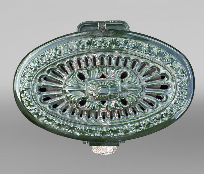 GODIN, Poêle en fonte de forme ovale, XIXe-XXe siècle GODIN, Poêle en fonte de forme ovale, XIXe-XXe siècle-2