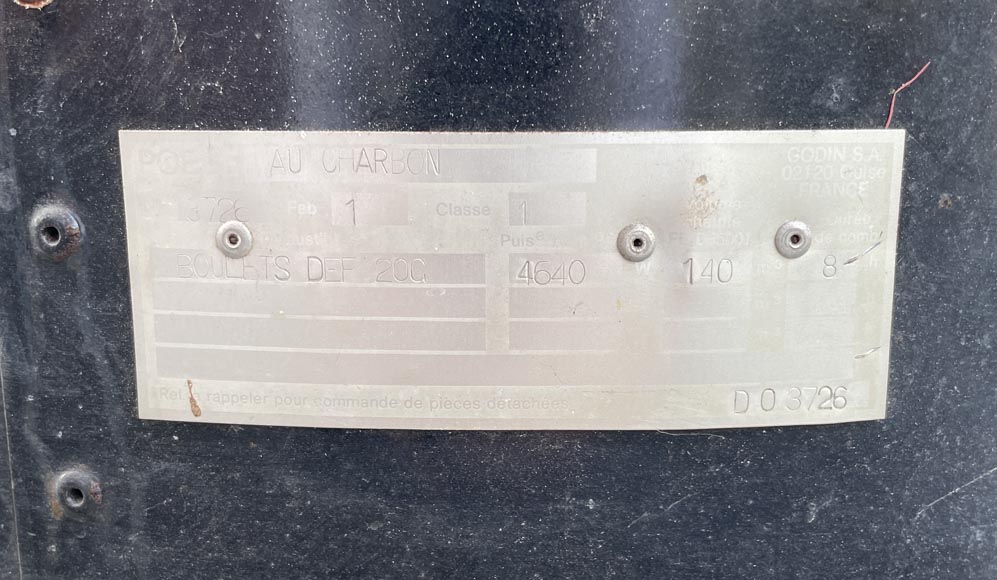 GODIN, Poêle en fonte de forme ovale, XIXe-XXe siècle GODIN, Poêle en fonte de forme ovale, XIXe-XXe siècle-7