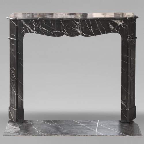 Cheminée de style Louis XV modèle Pompadour en marbre noir Marquina
