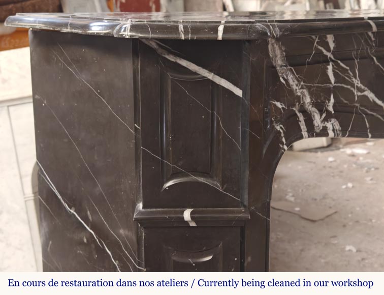 Cheminée de style Louis XV modèle Pompadour en marbre noir Marquina Cheminée de style Louis XV modèle Pompadour en marbre noir Marquina-3