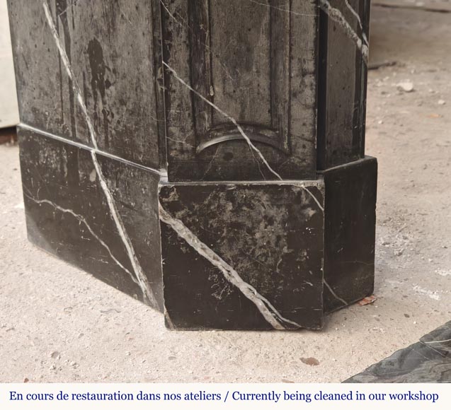 Cheminée de style Louis XV modèle Pompadour en marbre noir Marquina Cheminée de style Louis XV modèle Pompadour en marbre noir Marquina-4