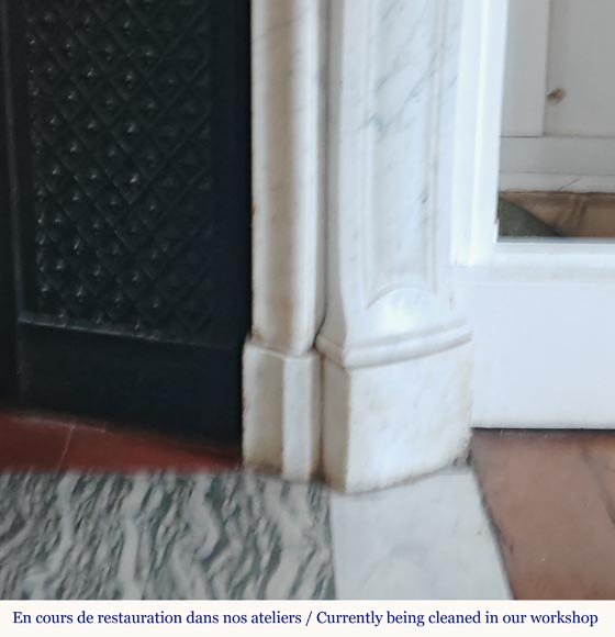 Cheminée de style Louis XV en marbre de Carrare ornée d'une palmette Cheminée de style Louis XV en marbre de Carrare ornée d'une palmette-7