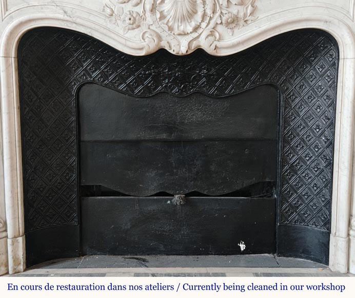 Cheminée de style Louis XV en marbre de Carrare très sculptée Cheminée de style Louis XV en marbre de Carrare très sculptée-10
