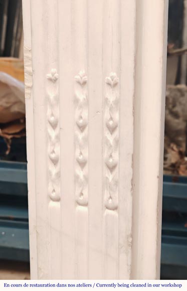 Cheminée de style Louis XVI en marbre demi statuaire Cheminée de style Louis XVI en marbre demi statuaire-7