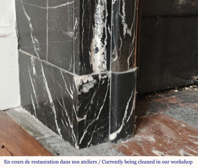 Cheminée de style Louis XIV en marbre noir Marquina Cheminée de style Louis XIV en marbre noir Marquina-4