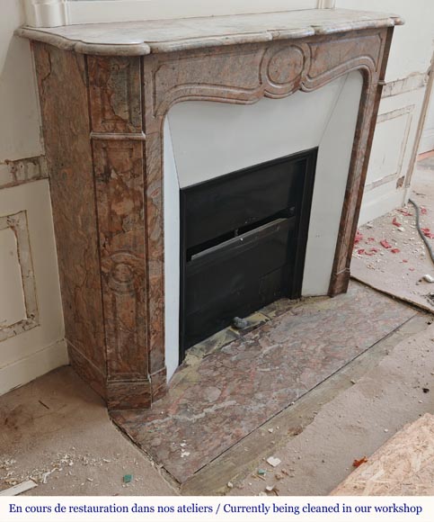 Cheminée de style Louis XV modèle Pompadour en brèche d'Enjugerais Cheminée de style Louis XV modèle Pompadour en brèche d'Enjugerais-2