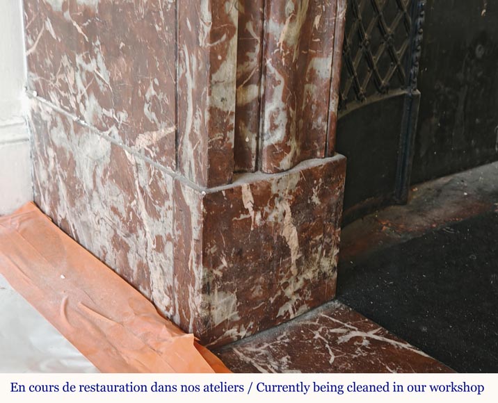 Cheminée de style Louis XIV à acrotère en marbre Rouge du Nord Cheminée de style Louis XIV à acrotère en marbre Rouge du Nord-4