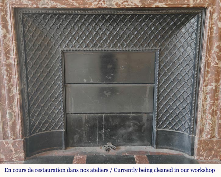 Cheminée de style Louis XIV à acrotère en marbre Rouge du Nord Cheminée de style Louis XIV à acrotère en marbre Rouge du Nord-8