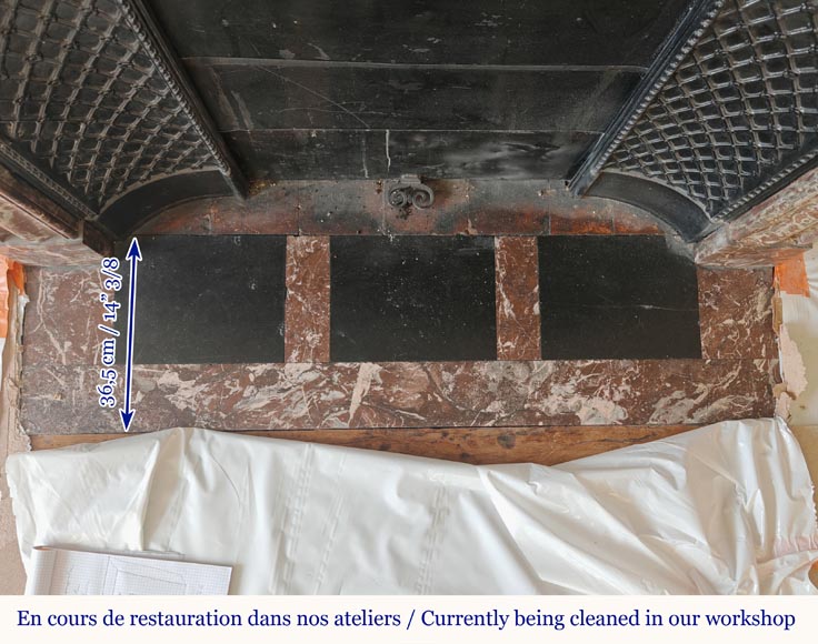 Cheminée de style Louis XIV à acrotère en marbre Rouge du Nord Cheminée de style Louis XIV à acrotère en marbre Rouge du Nord-9