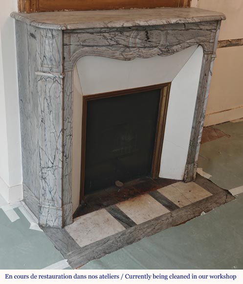 Cheminée de style Louis XV modèle Pompadour plate en marbre bleu Fleuri Cheminée de style Louis XV modèle Pompadour plate en marbre bleu Fleuri-2