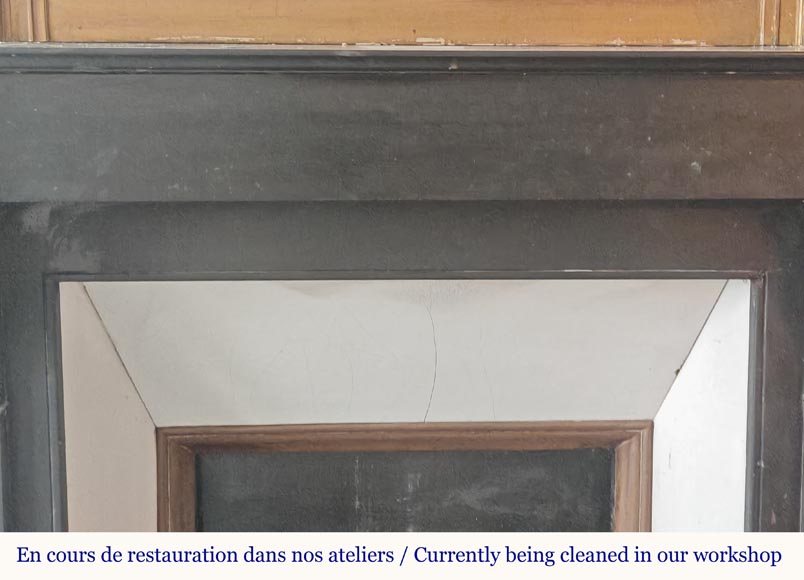 Cheminée de style Napoléon III à modillon sculptée en marbre noir Cheminée de style Napoléon III à modillon sculptée en marbre noir-1