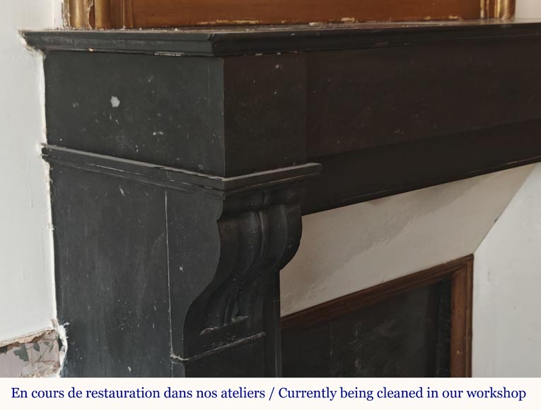 Cheminée de style Napoléon III à modillon sculptée en marbre noir Cheminée de style Napoléon III à modillon sculptée en marbre noir-3