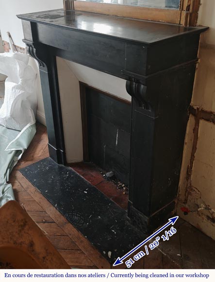 Cheminée de style Napoléon III à modillon sculptée en marbre noir Cheminée de style Napoléon III à modillon sculptée en marbre noir-5