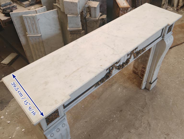 Cheminée de style Louis XVI en marbre demi statuaire décorée de guirlandes de bronze Cheminée de style Louis XVI en marbre demi statuaire décorée de guirlandes de bronze-10