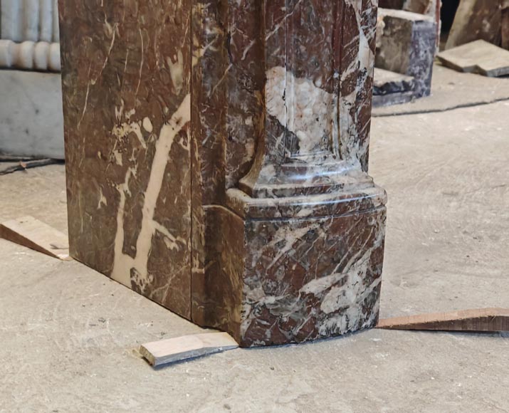 Cheminée de style Louis XV en marbre Rouge Royal décorée d'une coquille asymétrique Cheminée de style Louis XV en marbre Rouge Royal décorée d'une coquille asymétrique-6