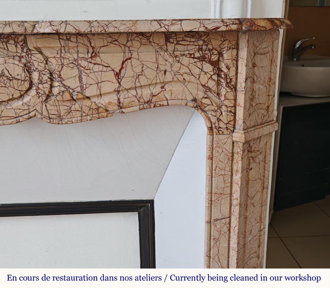 Cheminée de style Louis XV modèle Pompadour plate en marbre Brocatelle très veinée Cheminée de style Louis XV modèle Pompadour plate en marbre Brocatelle très veinée-6