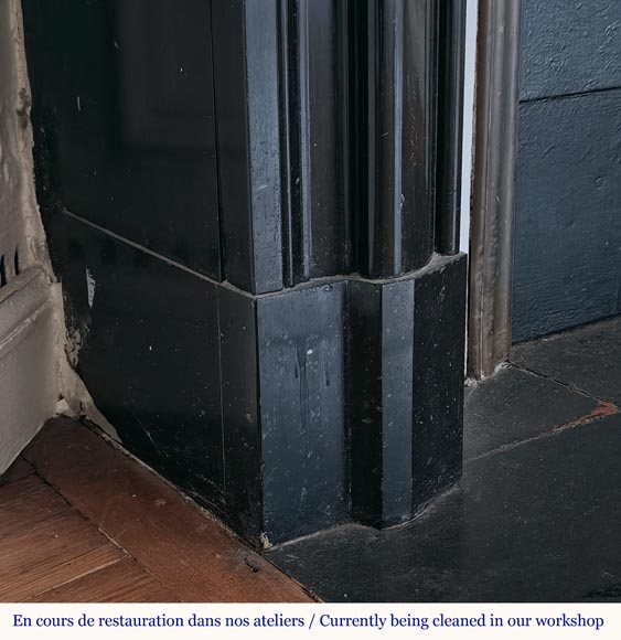 Cheminée de style Louis XIV en marbre noir fin Cheminée de style Louis XIV en marbre noir fin-4