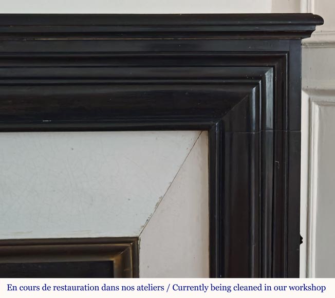 Cheminée de style Louis XIV en marbre noir fin Cheminée de style Louis XIV en marbre noir fin-6