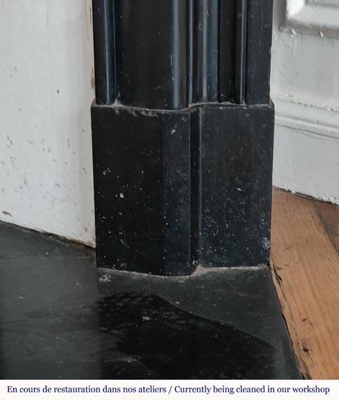 Cheminée de style Louis XIV en marbre noir fin Cheminée de style Louis XIV en marbre noir fin-7