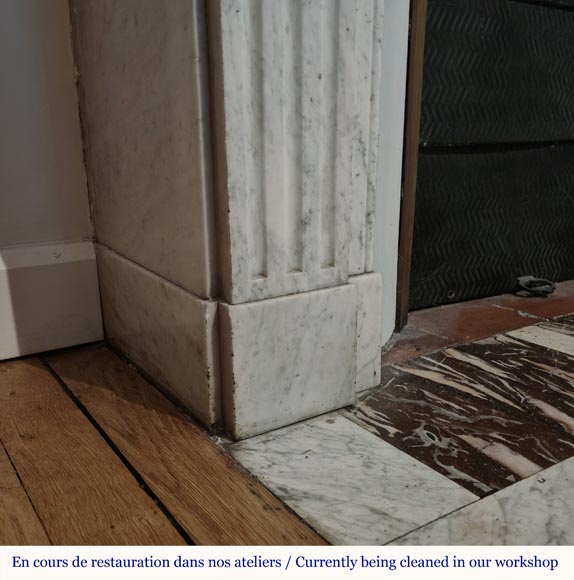 Cheminée de style Louis XVI moulurée en marbre de Carrare Cheminée de style Louis XVI moulurée en marbre de Carrare-4