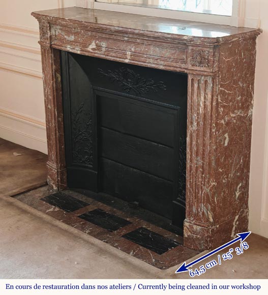 Cheminée galbée de style Louis XVI en marbre rouge du Nord Cheminée galbée de style Louis XVI en marbre rouge du Nord-5