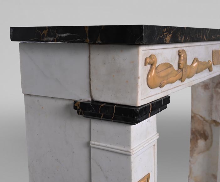 Cheminée ornée de motifs d’inspiration égyptienne, vers 1830 Cheminée ornée de motifs d’inspiration égyptienne, vers 1830-5
