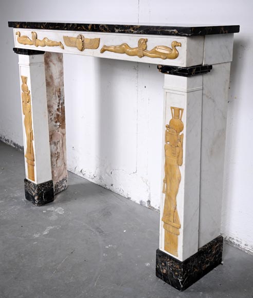 Cheminée ornée de motifs d’inspiration égyptienne, vers 1830 Cheminée ornée de motifs d’inspiration égyptienne, vers 1830-9