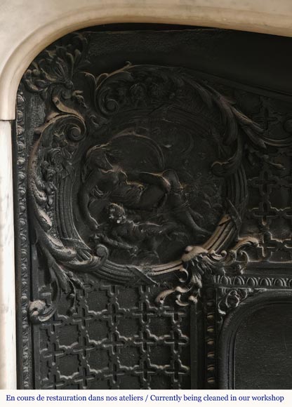Cheminée de style Louis XV en marbre de Carrare très sculptée Cheminée de style Louis XV en marbre de Carrare très sculptée-16