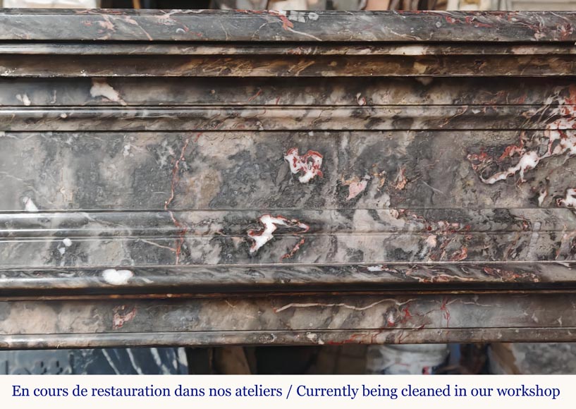 Cheminée de style Louis XVI moulurée en marbre Bois Jourdan Cheminée de style Louis XVI moulurée en marbre Bois Jourdan-1