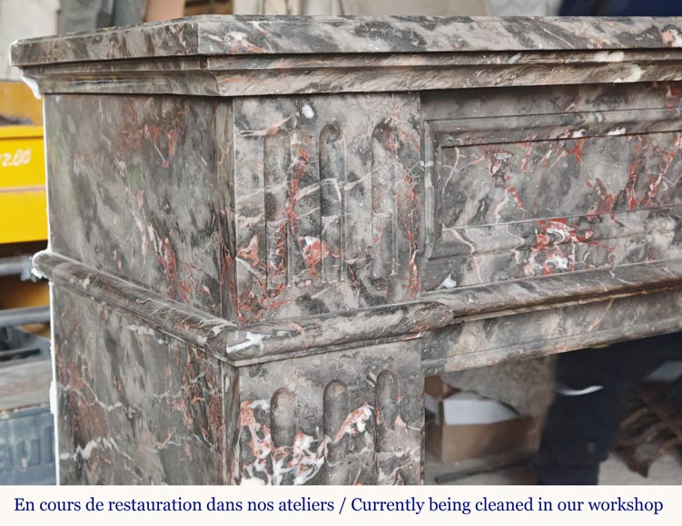 Cheminée de style Louis XVI moulurée en marbre Bois Jourdan Cheminée de style Louis XVI moulurée en marbre Bois Jourdan-3
