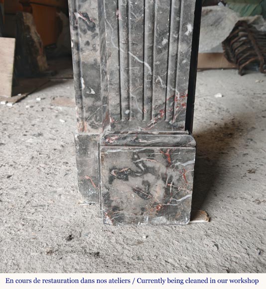 Cheminée de style Louis XVI moulurée en marbre Bois Jourdan Cheminée de style Louis XVI moulurée en marbre Bois Jourdan-7