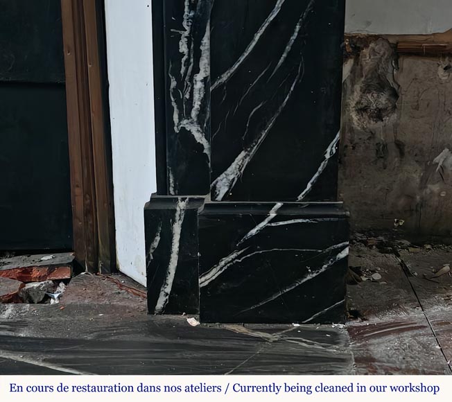 Cheminée de style Napélon III à modillons en marbre noir Marquina Cheminée de style Napélon III à modillons en marbre noir Marquina-7