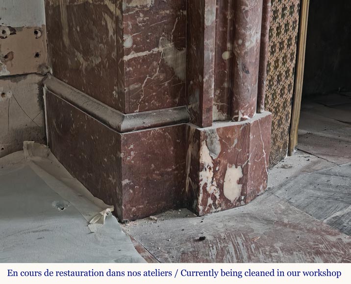 Cheminée de style Louis XIV à acrotère en marbre Rouge du Nord Cheminée de style Louis XIV à acrotère en marbre Rouge du Nord-4