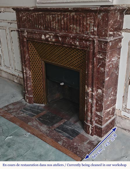 Cheminée de style Louis XIV à acrotère en marbre Rouge du Nord Cheminée de style Louis XIV à acrotère en marbre Rouge du Nord-5