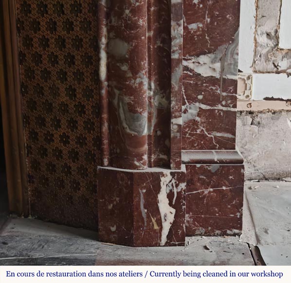 Cheminée de style Louis XIV à acrotère en marbre Rouge du Nord Cheminée de style Louis XIV à acrotère en marbre Rouge du Nord-7