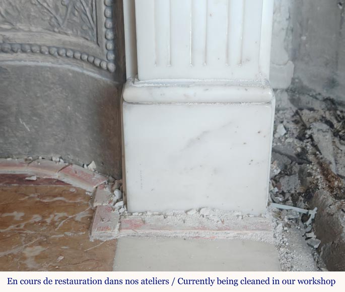 Cheminée de style Louis XVI en marbre demi statuaire décorée d'un perlé Cheminée de style Louis XVI en marbre demi statuaire décorée d'un perlé-8