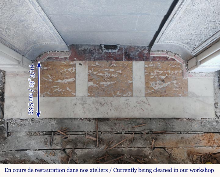 Cheminée de style Louis XVI en marbre demi statuaire décorée d'un perlé Cheminée de style Louis XVI en marbre demi statuaire décorée d'un perlé-9