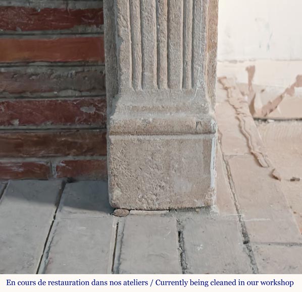 Cheminée de style Louis XVI en pierre décorée de cannelures Cheminée de style Louis XVI en pierre décorée de cannelures-6