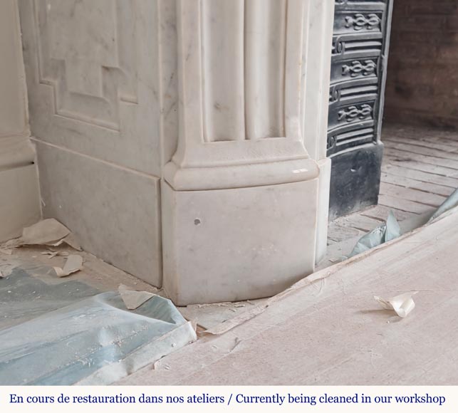 Cheminée de style Louis XVI galbée en marbre de Carrare décorée d'une frise de macarons Cheminée de style Louis XVI galbée en marbre de Carrare décorée d'une frise de macarons-7