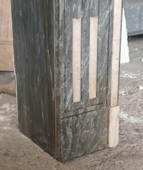 Cheminée d'époque Louis XVI bicolore en marbre Turquin décorée de feuilles d'acanthe Cheminée d'époque Louis XVI bicolore en marbre Turquin décorée de feuilles d'acanthe-4