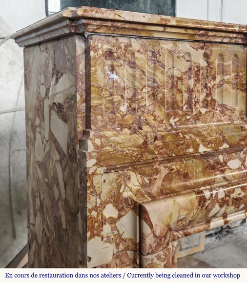 Cheminée style Louis XIV en marbre brèche orange Cheminée style Louis XIV en marbre brèche orange-4